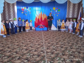 Сегодня в группе воспитанников дошкольного возраста прошёл праздничный утренник - концерт &quot;Вечный огонь&quot;, посвящённый Дню Победы..
